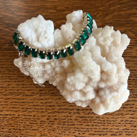 Tennis Bracelet/Safety Chain/VintageAustrian Green Crystal, Emerald Cut Crystals - Picture 7 of 11
